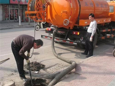 仁兴镇清掏化粪池，健康生活从这里开始