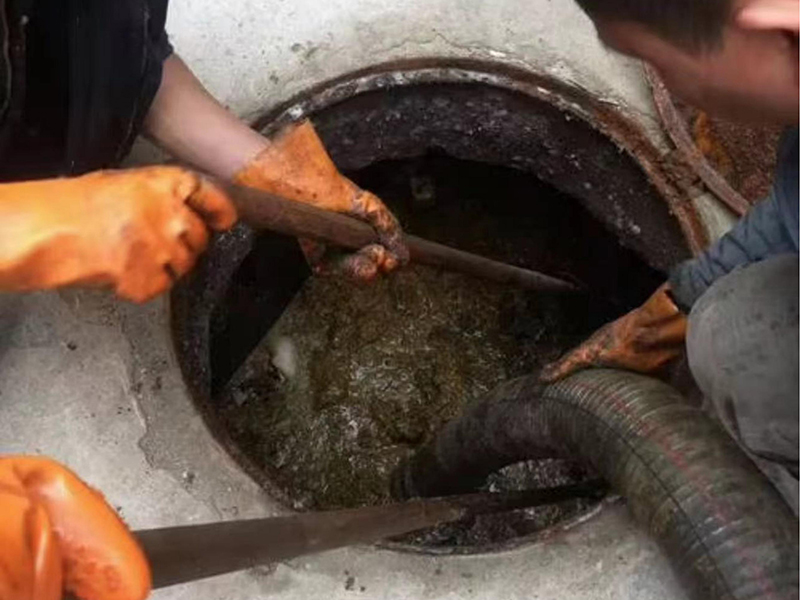 仁兴镇化油池、化粪池清理要做哪些安全措施？